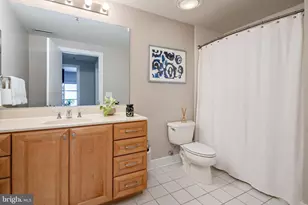 2772 Lighthouse Point E, Baltimore, MD 21224 - Photo 37