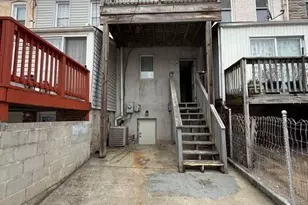 216 S Clinton St, Baltimore, MD 21224 - Photo 49