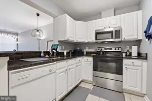 23 Pierside Dr, Baltimore, MD 21230 - Photo 7