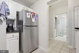 23 Pierside Dr, Baltimore, MD 21230 - Photo 9