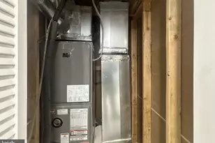 1341 Cambria St, Baltimore, MD 21225 - Photo 19