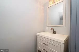 5538 Whitwood Rd, Baltimore, MD 21206 - Photo 15