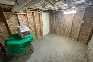 2133 W Mulberry St, Baltimore, MD 21223 - Photo 17