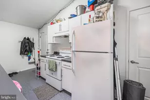 338 E 25th St, Baltimore, MD 21218 - Photo 25