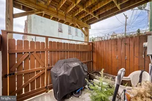 2609 E Fairmount Ave, Baltimore, MD 21224 - Photo 13