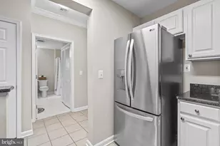 23 Pierside Dr, Baltimore, MD 21230 - Photo 7