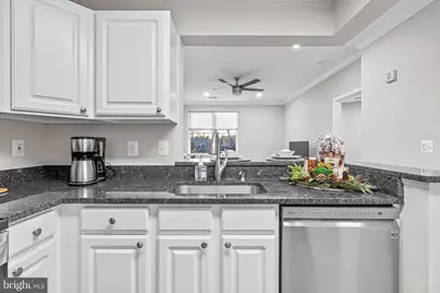 23 Pierside Drive #111, Baltimore, MD 21230 - Photo 5