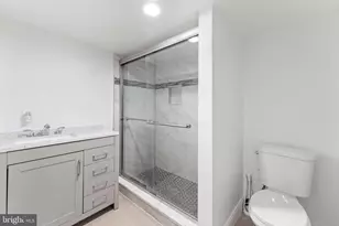 15 S Tremont Rd, Baltimore, MD 21229 - Photo 25