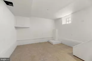 858 W 32nd St, Baltimore, MD 21211 - Photo 29