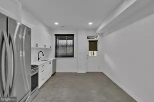 613 W 33rd St, Baltimore, MD 21211 - Photo 9