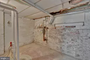 613 W 33rd St, Baltimore, MD 21211 - Photo 37