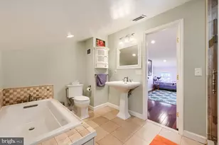 919 Binney St, Baltimore, MD 21224 - Photo 25