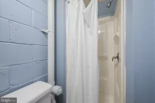 3802 Lyndale Ave, Baltimore, MD 21213 - Photo 23