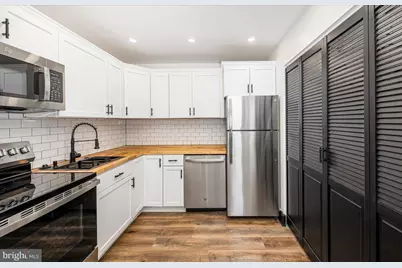 1 E Chase Street #1008, Baltimore, MD 21202 - Photo 9