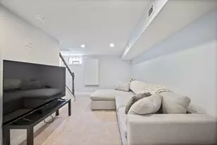 2010 E Lombard St, Baltimore, MD 21231 - Photo 37