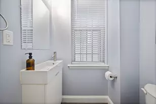 2010 E Lombard St, Baltimore, MD 21231 - Photo 21