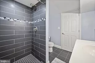 2010 E Lombard St, Baltimore, MD 21231 - Photo 39