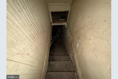 421 E 28th Street, Baltimore, MD 21218 - Photo 25