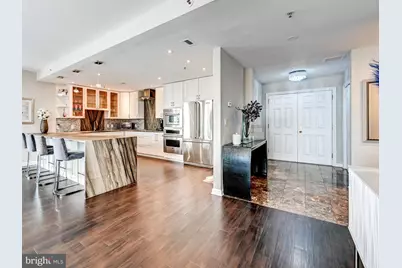 10 E Lee Street #2402, Baltimore, MD 21202 - Photo 3