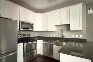 208 E Redwood St, Baltimore, MD 21202 - Photo 3