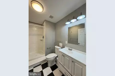 208 E Redwood Street #4B, Baltimore, MD 21202 - Photo 3