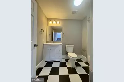 7 W Mulberry Street #07, Baltimore, MD 21201 - Photo 9