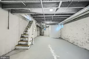 240 N Monastery Ave, Baltimore, MD 21229 - Photo 33