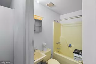 6231 Marlora Rd, Baltimore, MD 21239 - Photo 19