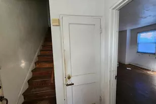 3821 Stokes Dr, Baltimore, MD 21229 - Photo 5