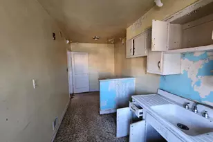 3821 Stokes Dr, Baltimore, MD 21229 - Photo 15