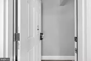 1725 Hollins St, Baltimore, MD 21223 - Photo 7