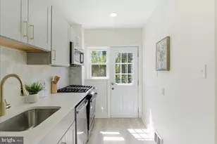 40 Hillvale Rd, Baltimore, MD 21229 - Photo 11