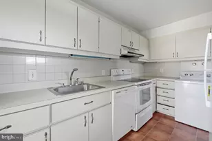 2372 Nutmeg Terrace, Baltimore, MD 21209 - Photo 7