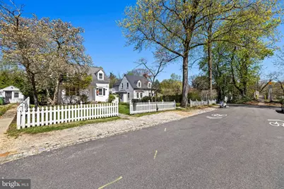 702 W Melrose Avenue, Baltimore, MD 21210 - Photo 59