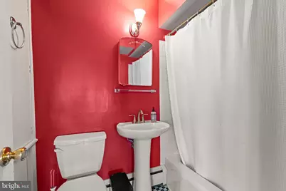 702 W Melrose Avenue, Baltimore, MD 21210 - Photo 15