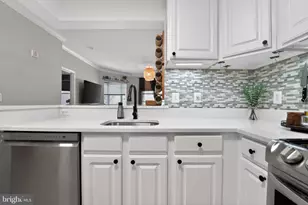 23 Pierside Dr, Baltimore, MD 21230 - Photo 11