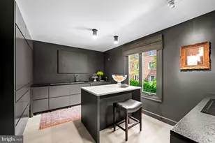 256 Waxter Wy, Baltimore, MD 21217 - Photo 9