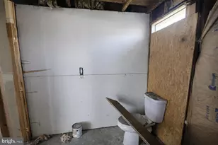 514 E 26th St, Baltimore, MD 21218 - Photo 21