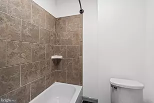 2611 E Hoffman St, Baltimore, MD 21213 - Photo 13