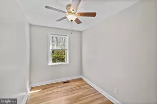 1115 Roland Heights Ave, Baltimore, MD 21211 - Photo 17