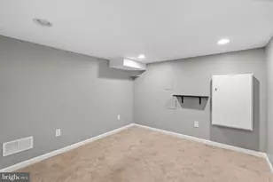 300 S Robinson St, Baltimore, MD 21224 - Photo 33