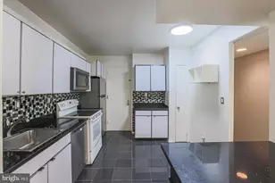 3601 Clarks Ln, Baltimore, MD 21215 - Photo 13