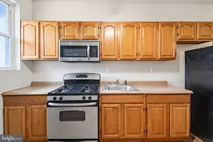 1721 E Oliver St, Baltimore, MD 21213 - Photo 11