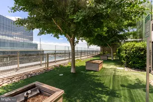 300 International Drive, Baltimore, MD 21202 - Photo 39