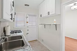 101 Upmanor Rd, Baltimore, MD 21229 - Photo 11