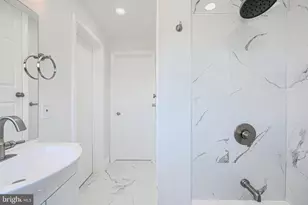 5725 Denwood Ave, Baltimore, MD 21206 - Photo 11