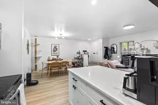8 W Lee Street W, Baltimore, MD 21201 - Photo 15