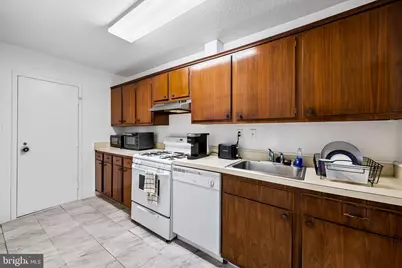 4401 Roland Avenue #110, Baltimore, MD 21210 - Photo 15