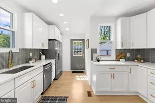 5313 Elsrode Ave, Baltimore, MD 21214 - Photo 9