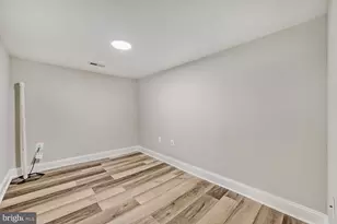 4003 Woodridge Rd, Baltimore, MD 21229 - Photo 17